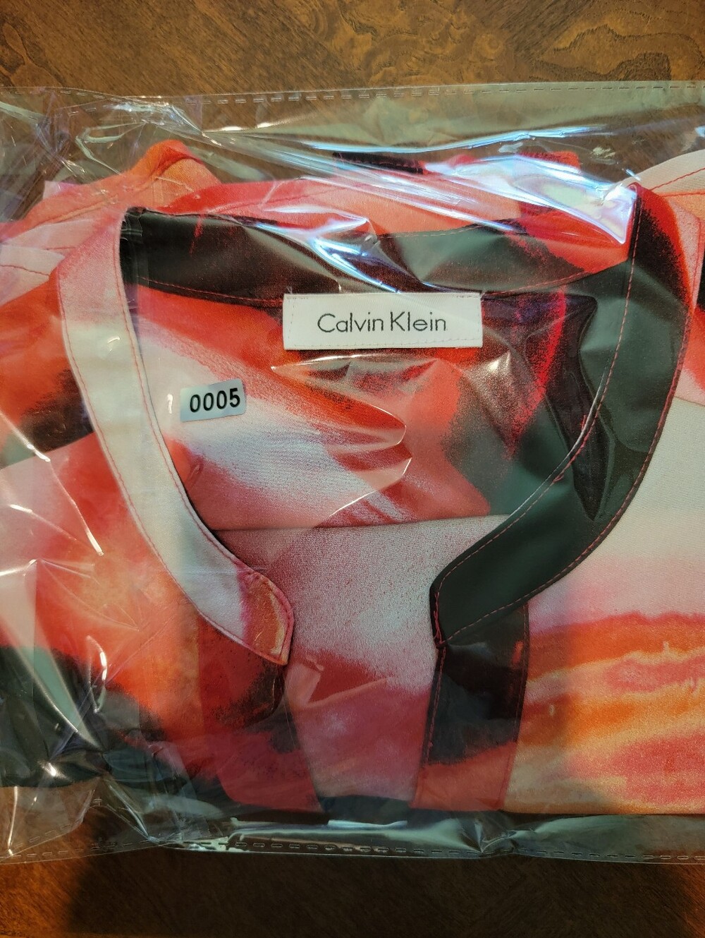 Calvin Klein Abstract Red, White, and Black Women's Top - Picture 14 of 14